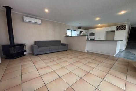 Photo of property in 2/15 Dunn Place, Farm Cove, Auckland, 2010