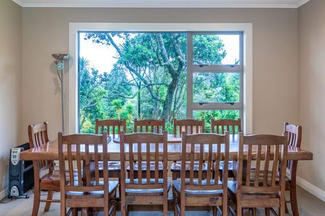 Photo of property in 8 Rimu Road, Oratia, Auckland, 0604