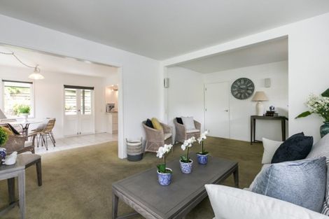 Photo of property in 11 Shortland Place, Havelock North, 4130