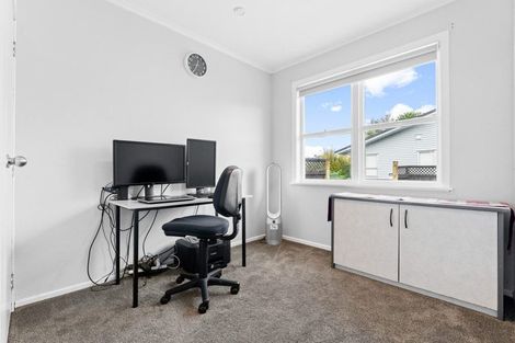 Photo of property in 15 Lendic Avenue, Henderson, Auckland, 0612