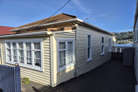 Photo of property in 7 Herald Terrace, Berhampore, Wellington, 6023