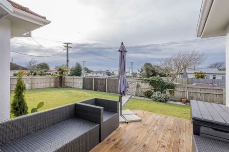 Photo of property in 15 Reeve Street, Levin, 5510