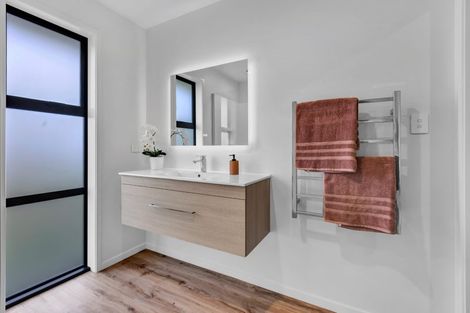 Photo of property in 8 Ponga Place, Highlands Park, New Plymouth, 4312