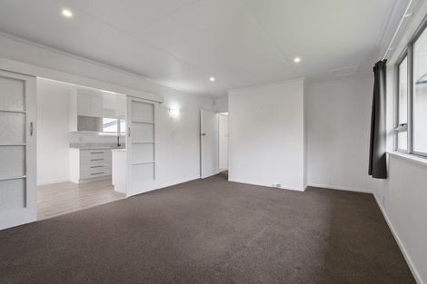Photo of property in 28 Pinedale Parade, Milson, Palmerston North, 4414