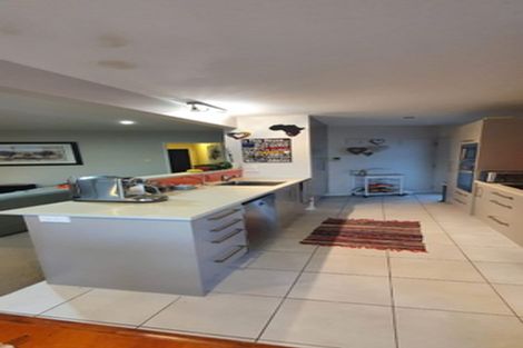 Photo of property in 32 Sycamore Drive, Sunnynook, Auckland, 0620