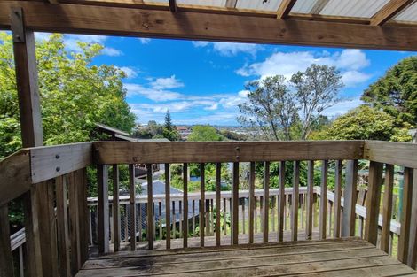 Photo of property in 631a Glenfield Road, Totara Vale, Auckland, 0629