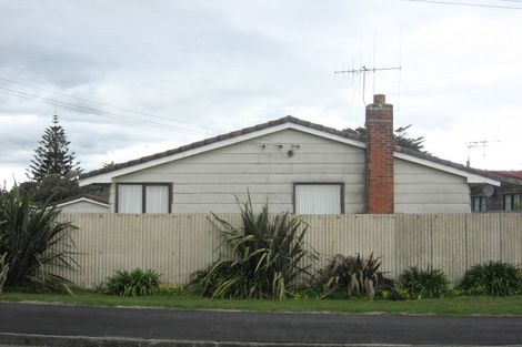 Photo of property in 114 Park Avenue, Waitarere Beach, Levin, 5510