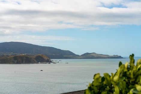 Photo of property in 39 Bowes Crescent, Strathmore Park, Wellington, 6022