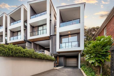 Photo of property in 1/18 Oriental Terrace, Oriental Bay, Wellington, 6011