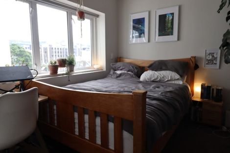 Photo of property in Fountain Court, 11/48 Oriental Parade, Oriental Bay, Wellington, 6011