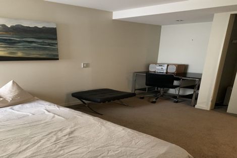 Photo of property in Dune, 2a/138 Oriental Parade, Oriental Bay, Wellington, 6011