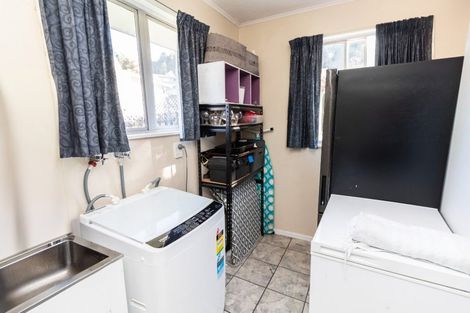 Photo of property in 1 Tiroiti Grove, Stokes Valley, Lower Hutt, 5019