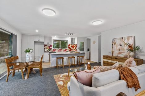 Photo of property in 10 Beauchamp Drive, Massey, Auckland, 0614