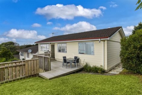 Photo of property in 2/13 Talavera Place, Te Atatu South, Auckland, 0602