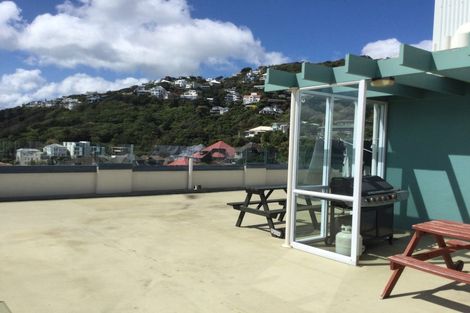 Photo of property in Jerningham Apartments, 20 Oriental Terrace, Oriental Bay, Wellington, 6011