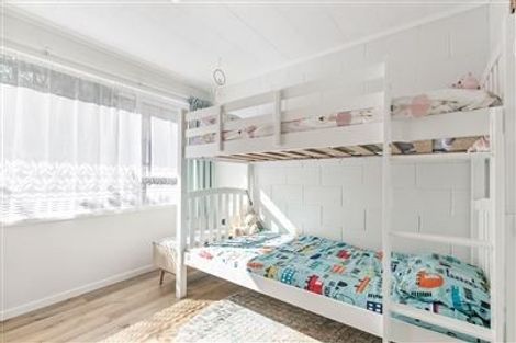 Photo of property in 1/34 Drome View Place, Beach Haven, Auckland, 0626