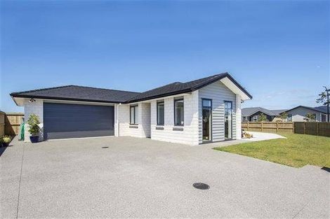 Photo of property in 9 Hiria Crescent, Papamoa Beach, Papamoa, 3118