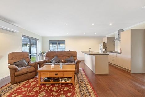 Photo of property in 6 Caffreys Avenue, Massey, Auckland, 0614