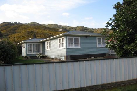 Photo of property in 53 Wood Street, Wainuiomata, Lower Hutt, 5014