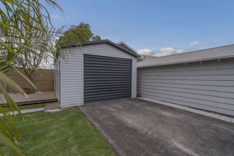 Photo of property in 6 Aputa Avenue, Te Puru, Thames, 3575