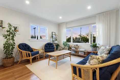 Photo of property in 1/10 Coronation Street, Belmont, Auckland, 0622