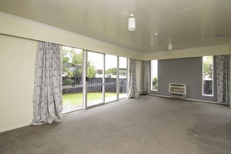 Photo of property in 33 Rhodes Drive, Kelvin Grove, Palmerston North, 4414