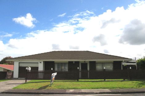 Photo of property in 1 Kirrie Avenue, Te Atatu South, Auckland, 0610