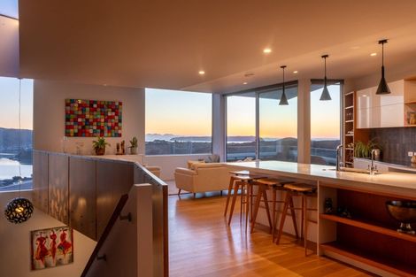 Photo of property in 10 Seascape View, Paremata, Porirua, 5024