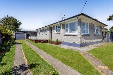 Photo of property in 15a Pratt Street, Waitara, 4320