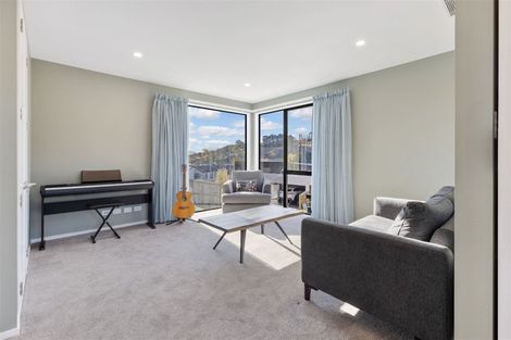 Photo of property in 11 Round Hill Rise, Cracroft, Christchurch, 8022