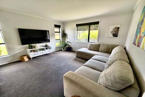 Photo of property in 3 Downer Access Road, Kaukapakapa, 0873