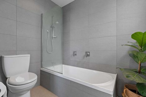 Photo of property in 6 Sandspit Road, Waiuku, 2123