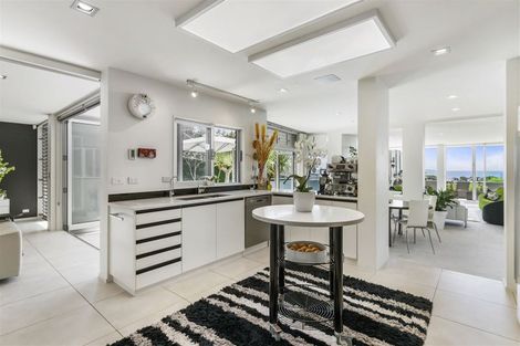 Photo of property in 10a Eastcliffe Road, Castor Bay, Auckland, 0620