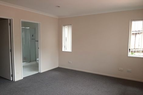 Photo of property in 89 Glenveagh Park Drive, Weymouth, Auckland, 2103
