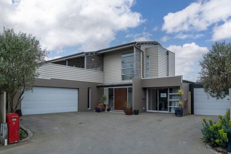 Photo of property in 9 Neptune Place, Waimairi Beach, Christchurch, 8083