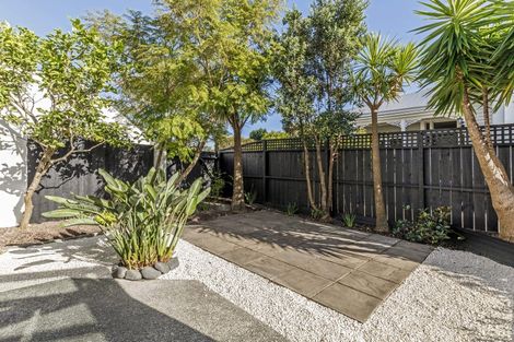 Photo of property in 2/20 Norwood Road, Bayswater, Auckland, 0622