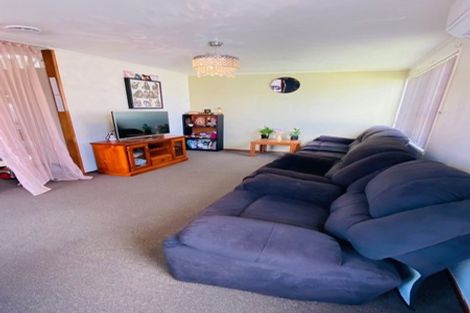 Photo of property in 23b Kelman Road, Kelston, Auckland, 0602