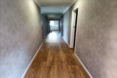 Photo of property in 5 Sutton Crescent, Papatoetoe, Auckland, 2025