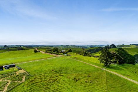 Photo of property in 888b Otaraoa Road, Tikorangi, Waitara, 4383