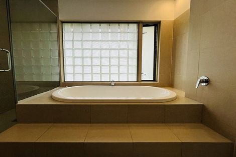 Photo of property in 5 Anchor Place, Beach Haven, Auckland, 0626