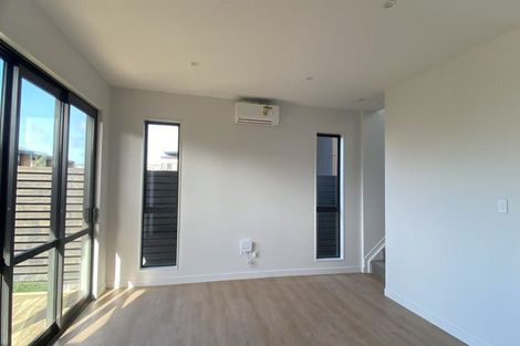 Photo of property in 1 Tawatawa Street, Long Bay, Auckland, 0630