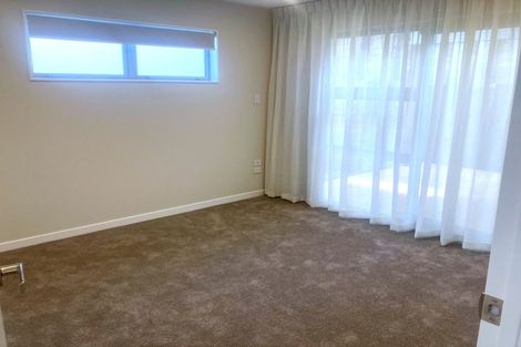 Photo of property in 49 Chamberlain Road, Massey, Auckland, 0614