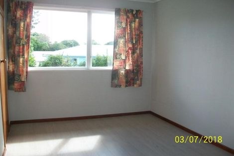 Photo of property in 54 Larnoch Road, Henderson, Auckland, 0610