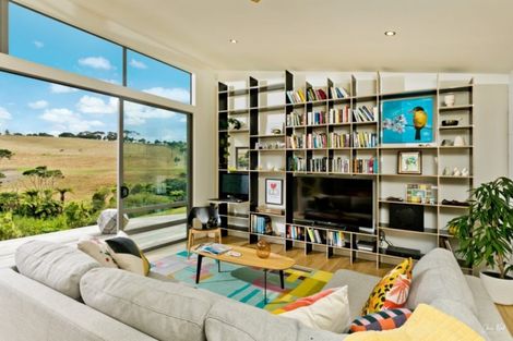 Photo of property in 126 Taiapa Road, Muriwai, 0881