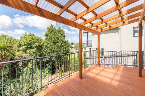 Photo of property in 5 Sonoma Crescent, Oteha, Auckland, 0632