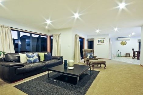 Photo of property in 8 Castlewold Place, Huntington, Hamilton, 3210