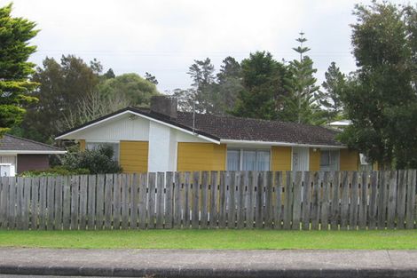 Photo of property in 3 Vina Place, Massey, Auckland, 0614