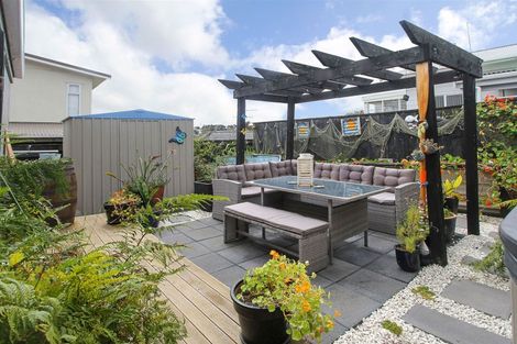 Photo of property in 92 Wharf Road, Clarks Beach, Pukekohe, 2679