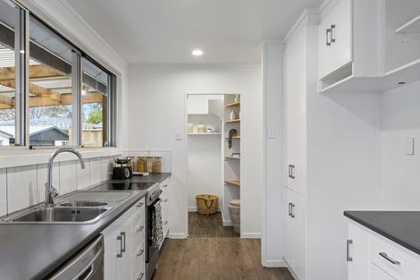 Photo of property in 10 Campion Road, Riverdale, Gisborne, 4010