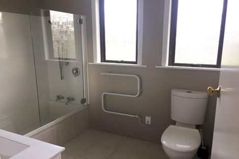 Photo of property in 5 Warwick Crescent, Taradale, Napier, 4112